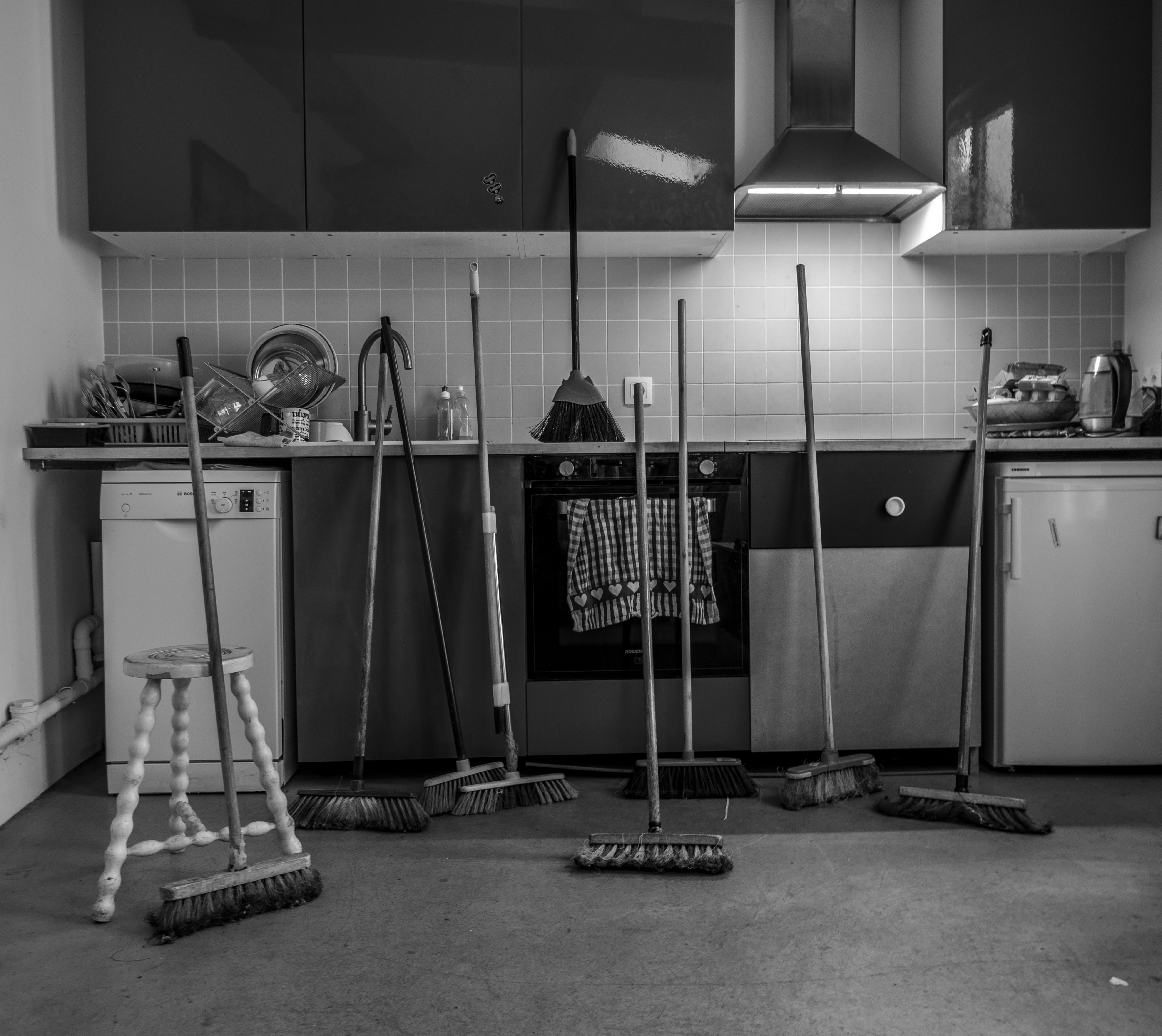 Neuf balais parisiens